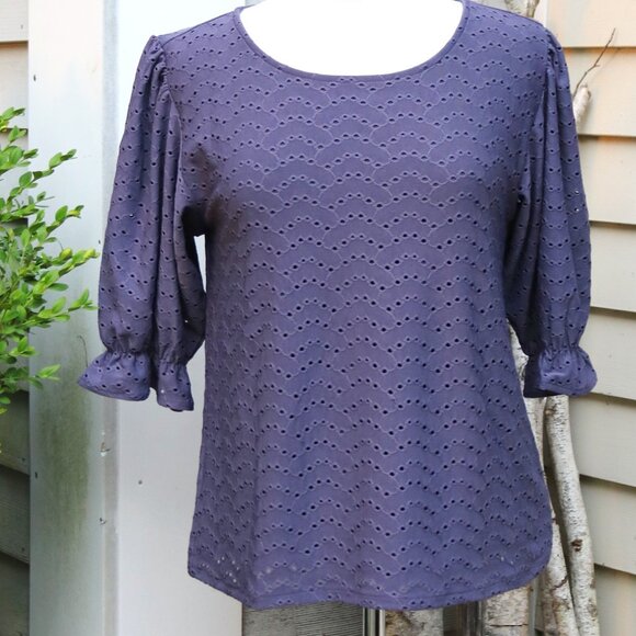 LOFT Tops - LOFT Blue Grey Stretch Knit Eyelet Elbow Sleeve w Ruffle Scoop Neck Top Sz MED